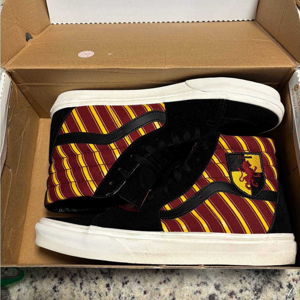 Vans Men's Black and Red High-Top Sneakers Harry Potter